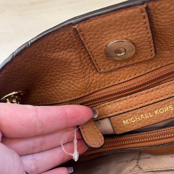 Michael Kors Jet Set Brown Pebbled Soft Leather Gold Chain Handle Shoulder Bag - Picture 6 of 8